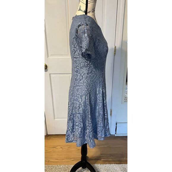 Francesca’s women’s M Floral Lace Short Sleeve Knee Length Dress Blue - Picture 2 of 6